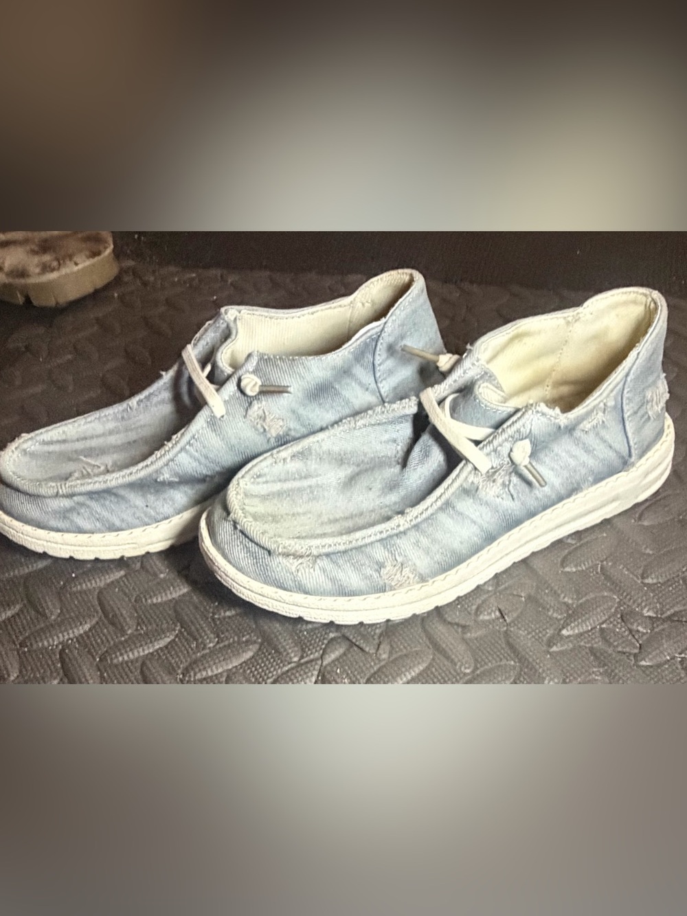 Women’s size 36 / sz 6 Casual Denim Slip-On Shoes in Light Blue